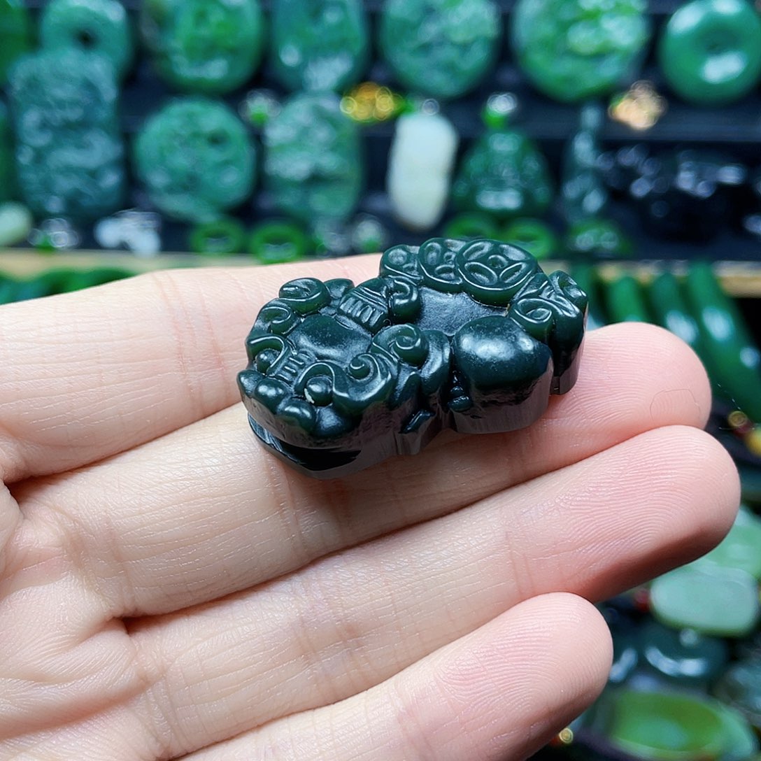 和田玉未镶嵌珠宝半成品