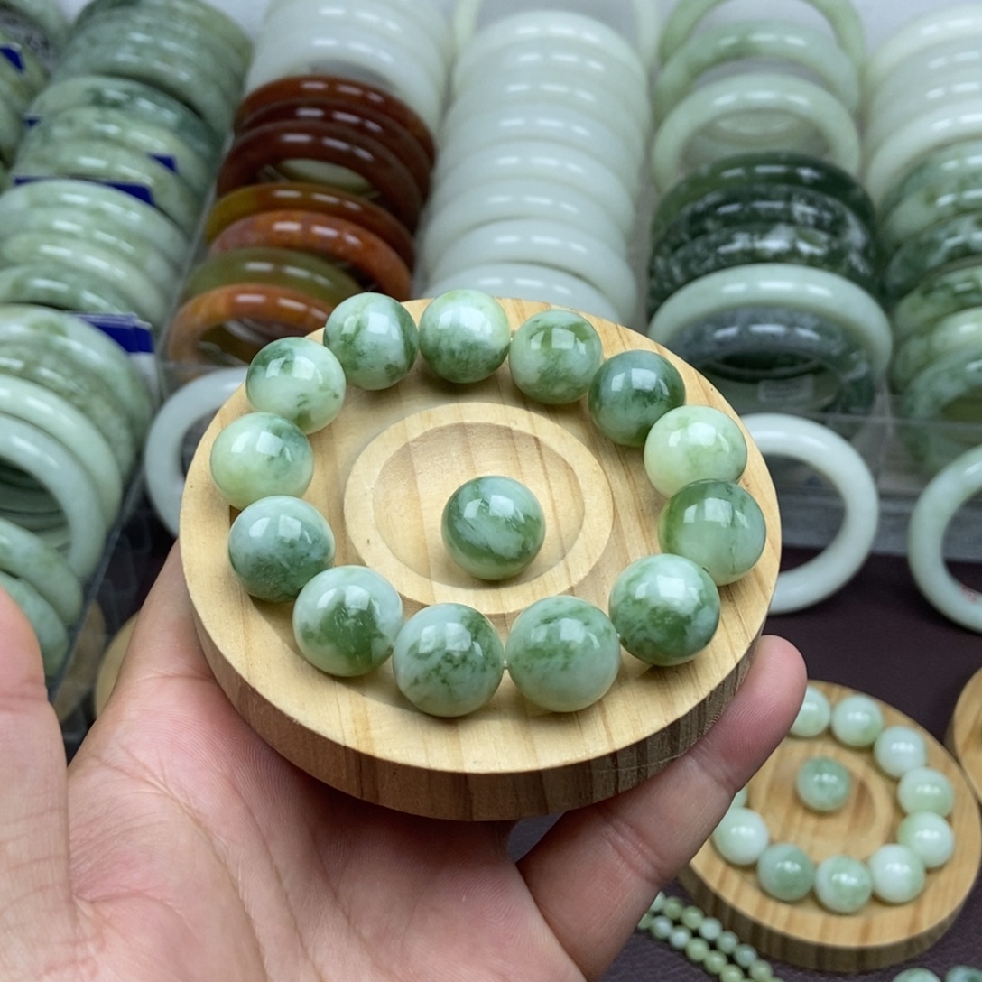 六***水蛇纹石玉未镶嵌手链