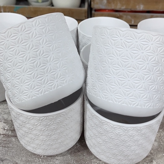 多肉绿植陶瓷花盆9.9包邮，有孔m