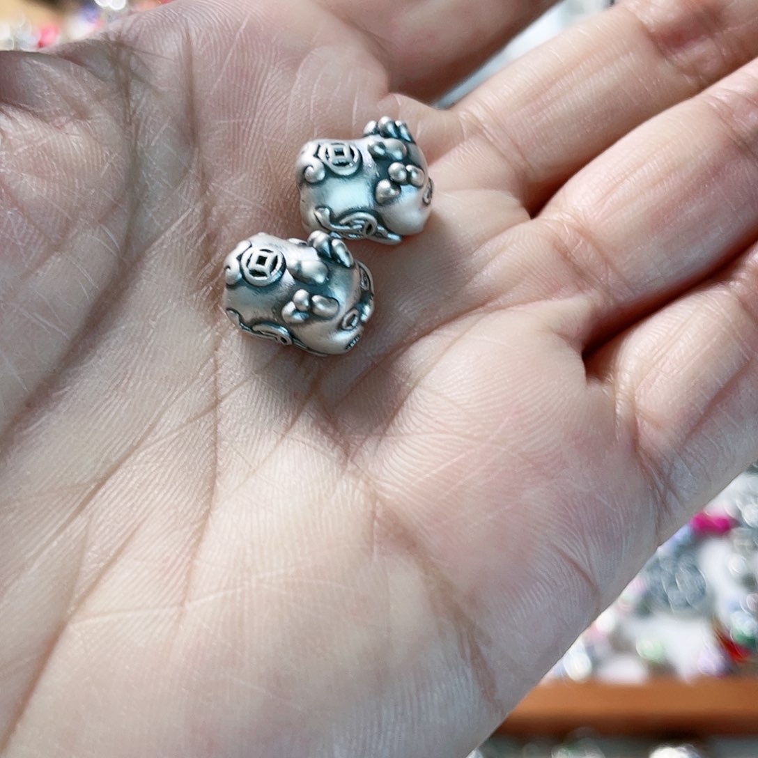 珐琅吊坠足银皮休宝宝