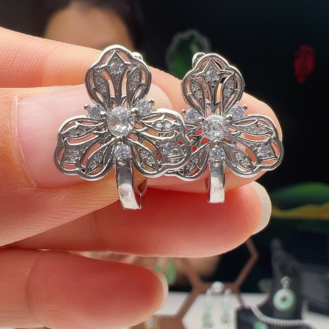 翡翠银S925镶嵌耳饰好**真天然