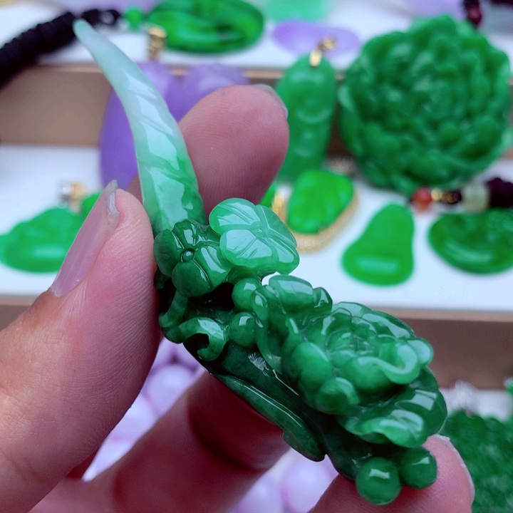 翡翠未镶嵌吊坠(不含链)