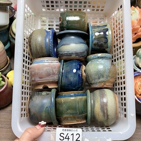 紫砂花盆412微瑕品口径3到4左右有打磨