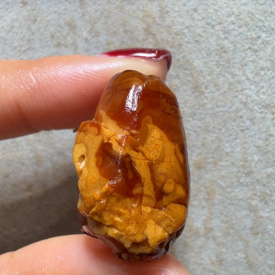 闲***鱼定制琥珀未镶嵌专拍