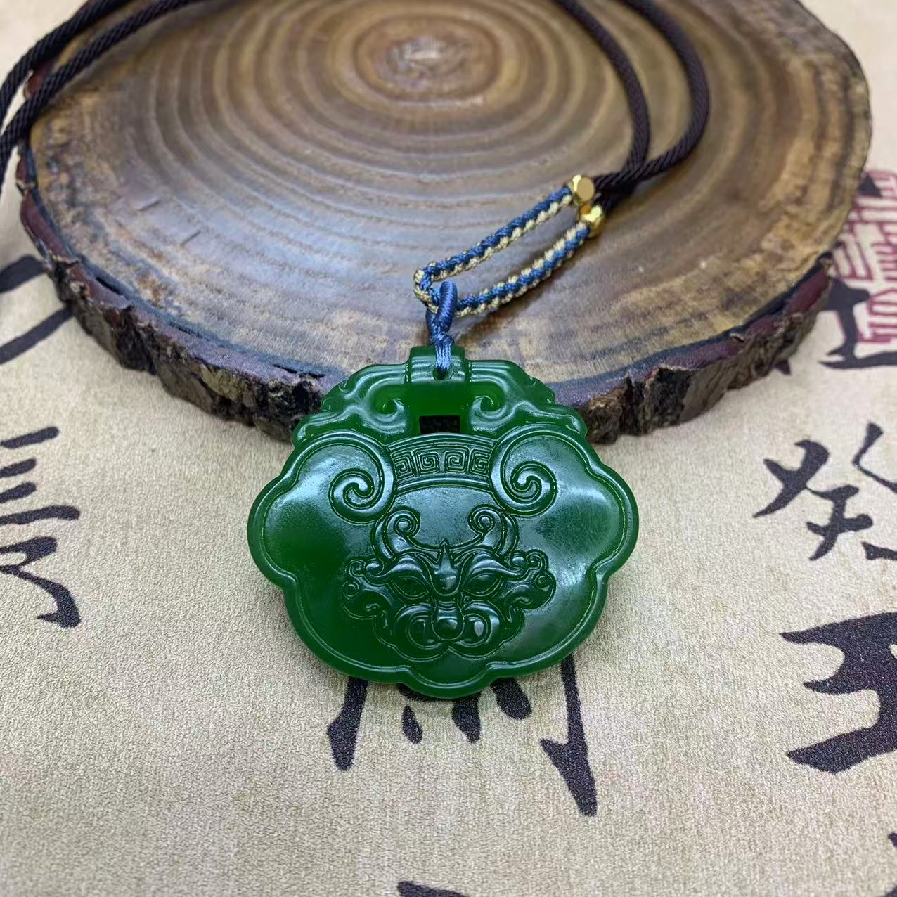 满绿双面雕工平安锁-百搭-时尚