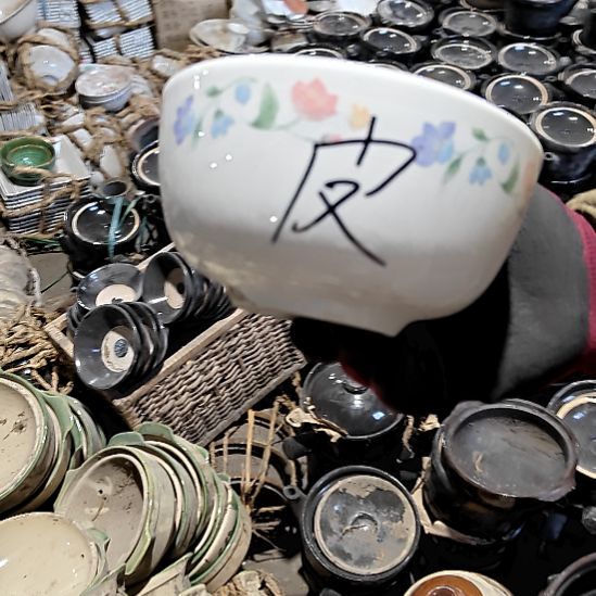 绿泥陶瓷盘子碗啥都有