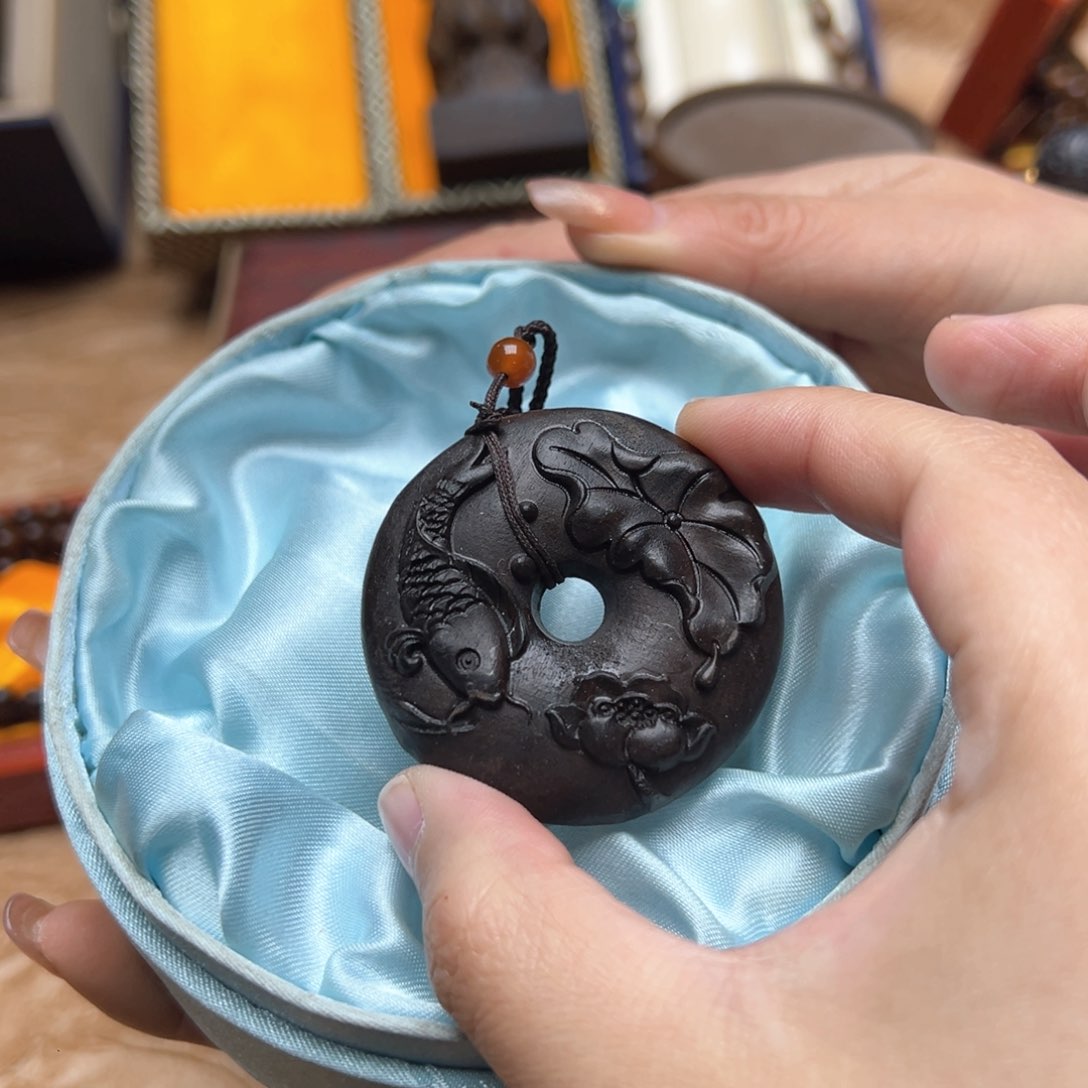 大叶紫檀（黑酸枝木类）