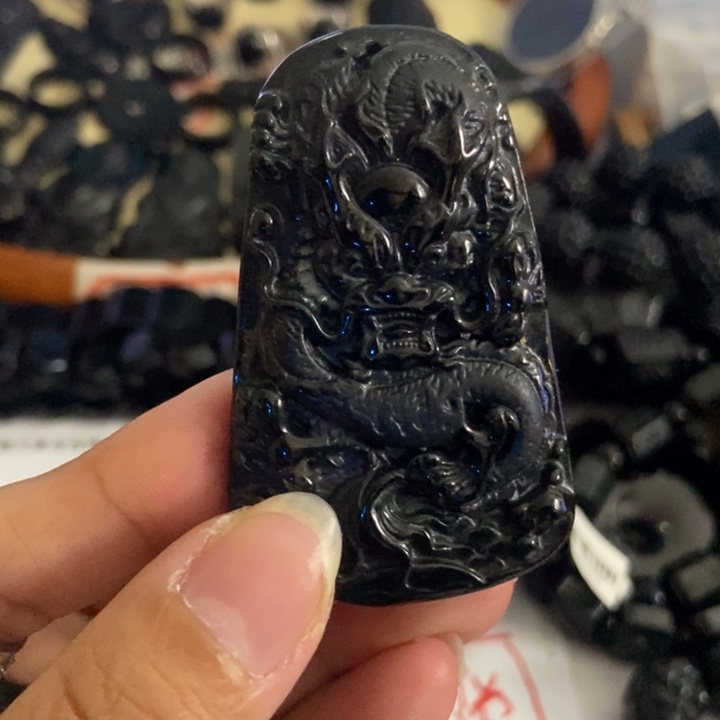 翡翠未镶嵌颈饰大漏