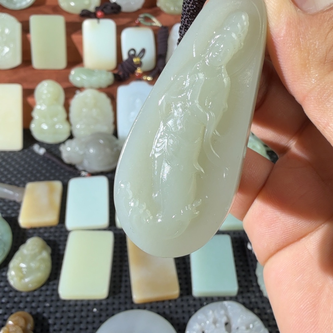 和田玉未镶嵌颈饰