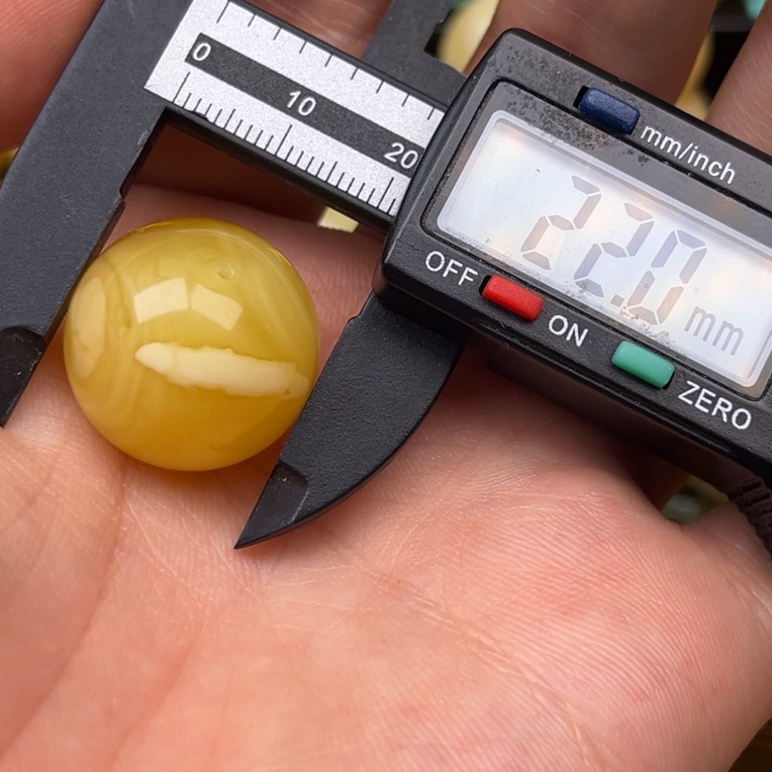 蜜蜡裸石未镶嵌蜜蜡