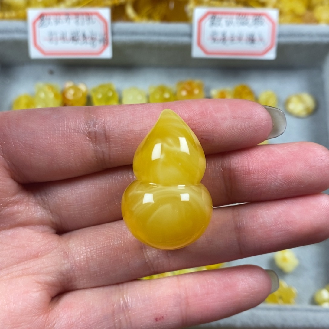 蜜蜡裸石未镶嵌妖花葫芦