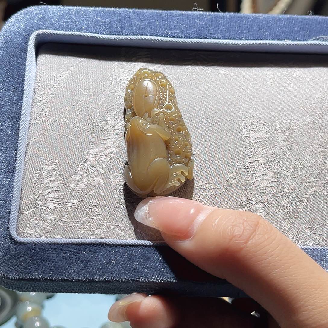 和田玉（糖玉）未镶嵌颈饰