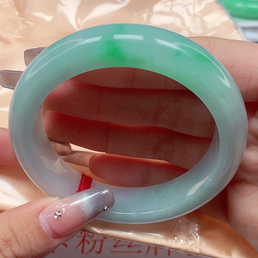 【闪购商品】翡翠手镯未镶嵌56圈