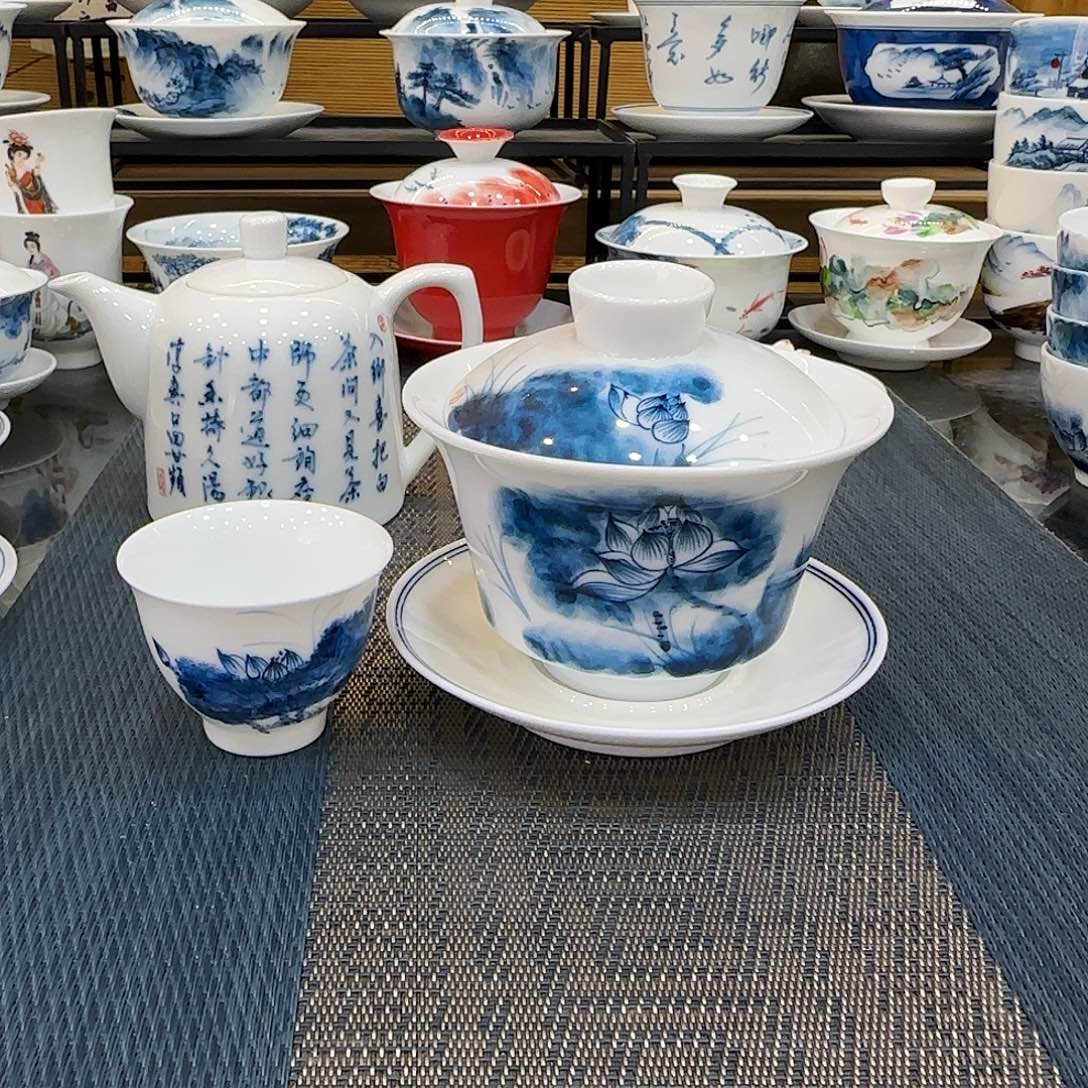 吴氏品雅亭亭荷花260cc盖碗三才送金钟荷花主人杯