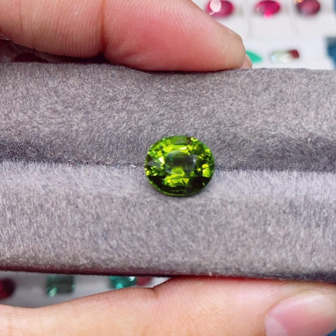 碧玺裸石未镶嵌碧玺4.04克拉