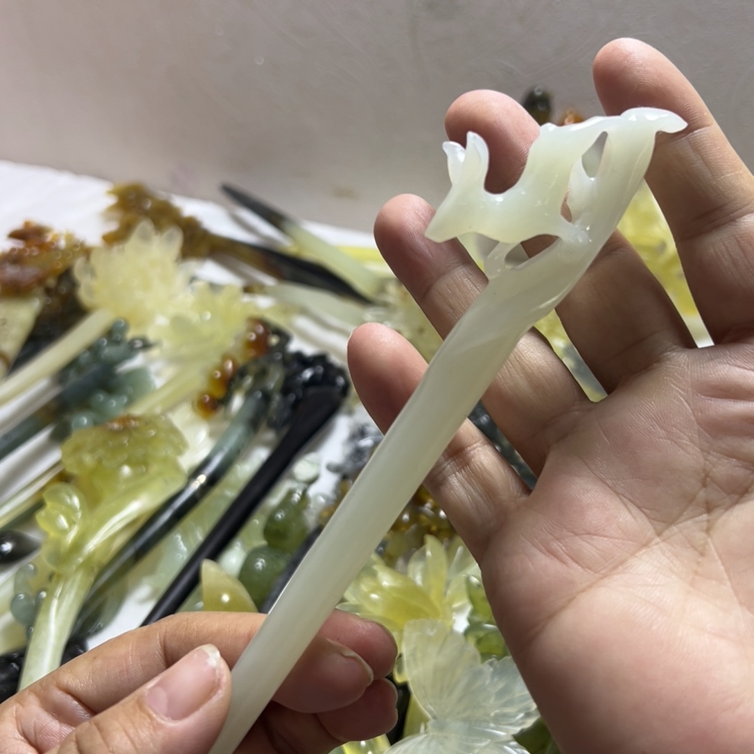 蛇纹石玉未镶嵌发饰