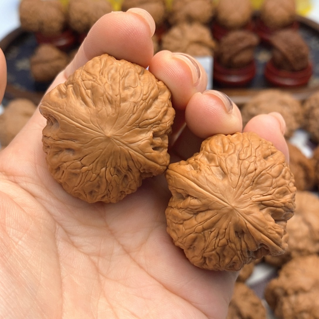【闪购商品】文玩核桃吊坠38尺铁锤妹妹