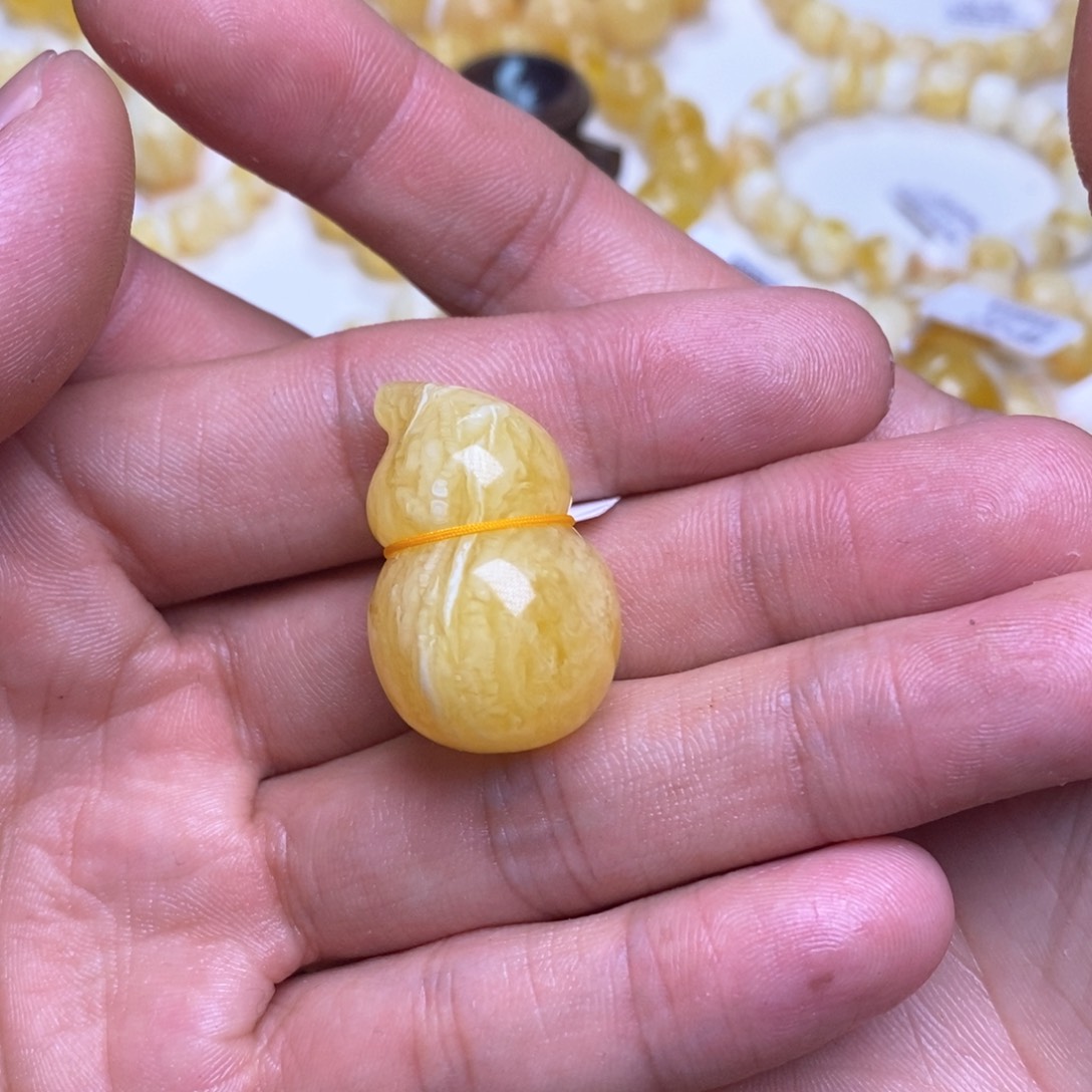 【闪购商品】蜜蜡裸石未镶嵌立体葫芦