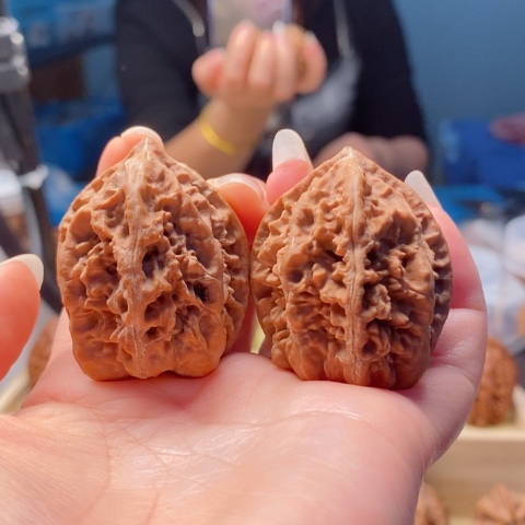 桃核把件蚂蚁墩楸