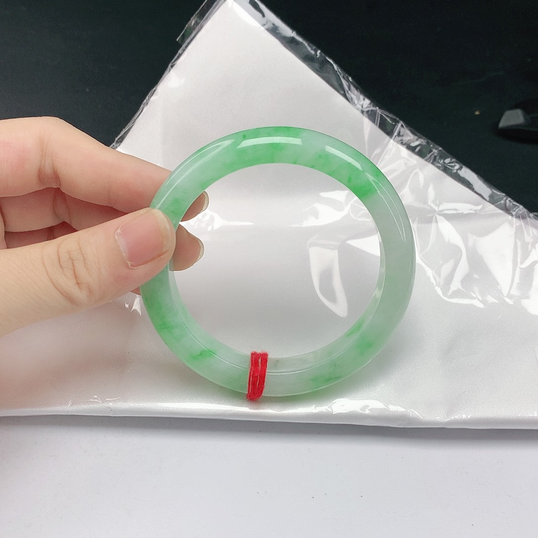 翡翠手镯未镶嵌翡翠325