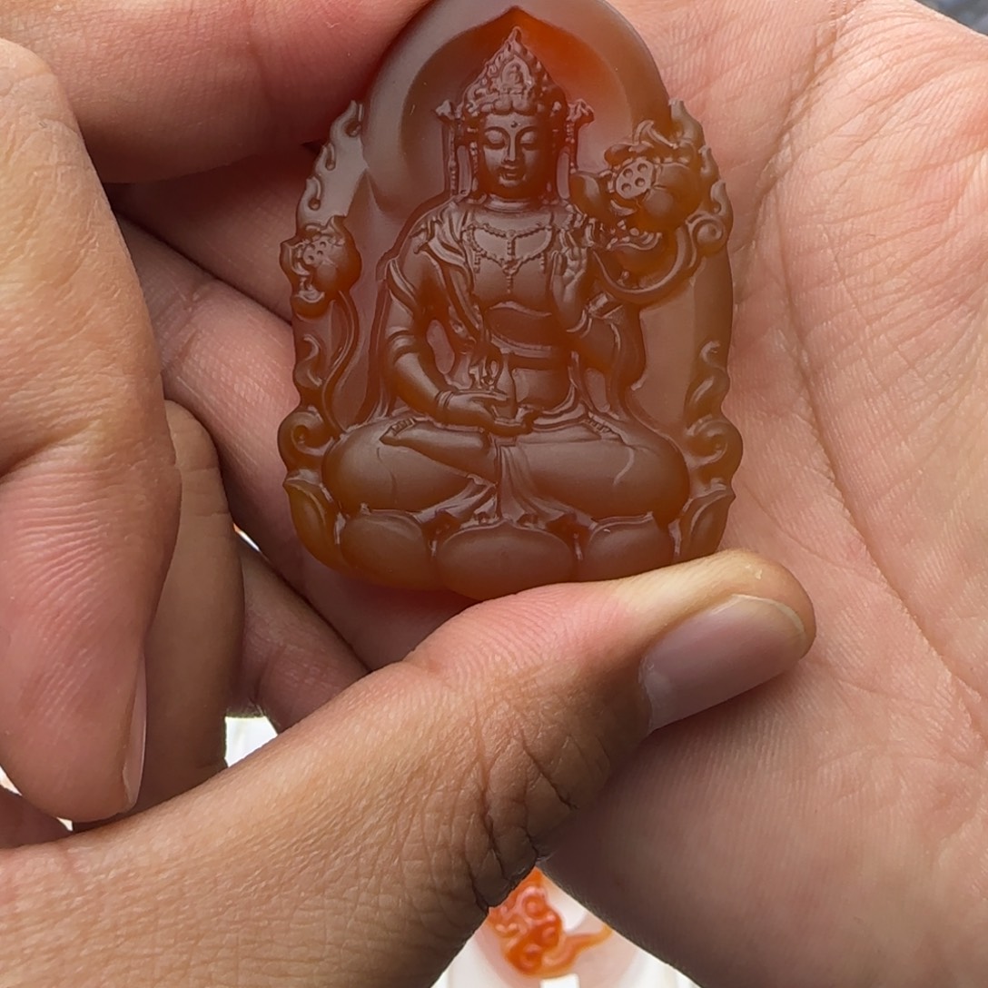 在***次玛瑙/玉髓未镶嵌颈饰