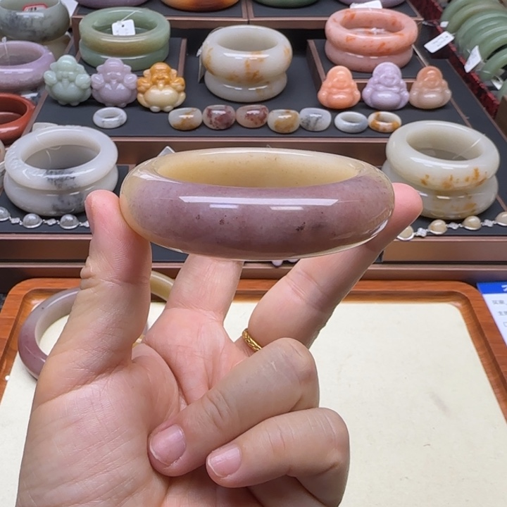 石英岩玉未镶嵌手镯56不退换