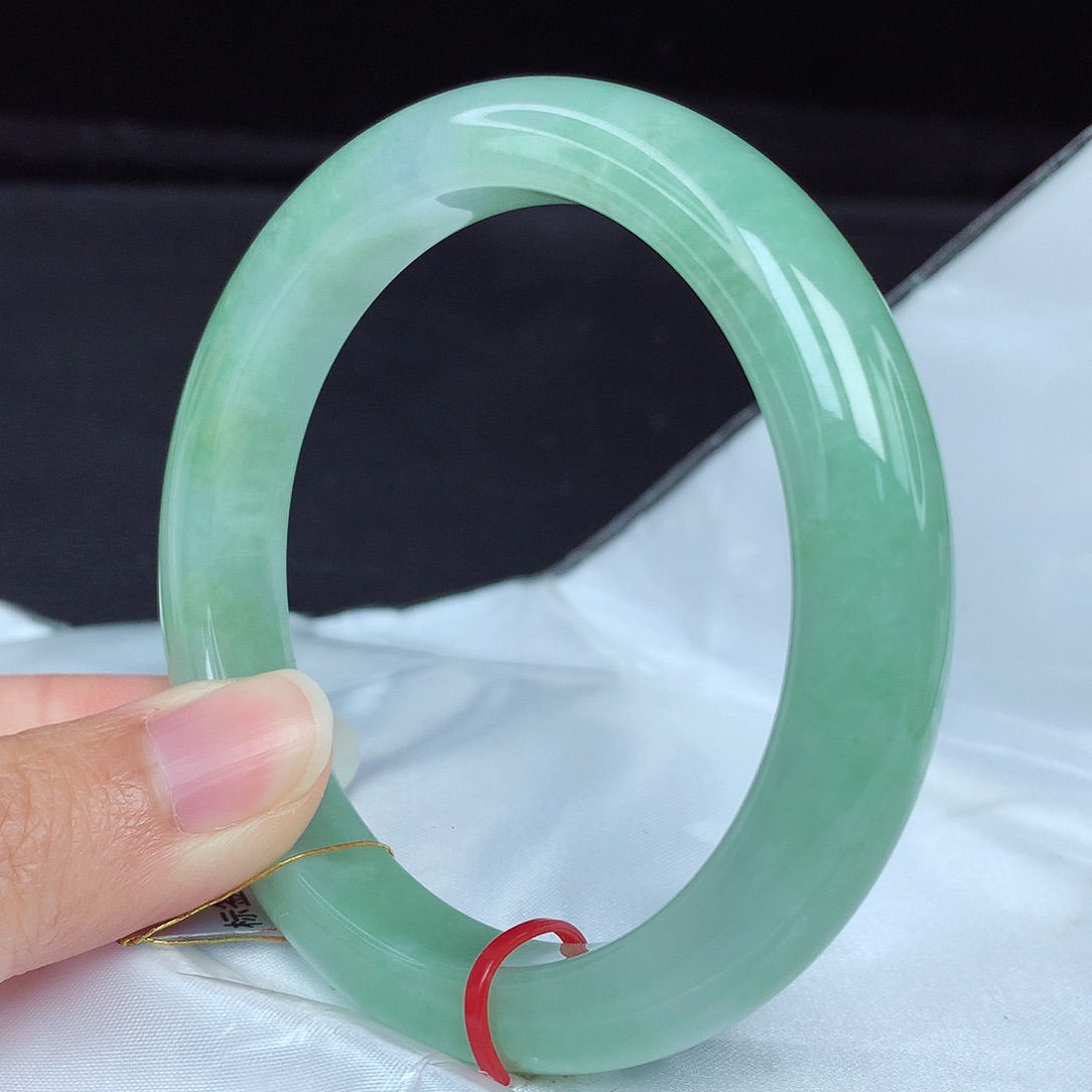 翡翠手镯未镶嵌59圈3230