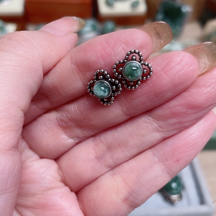 透闪石-蛇纹石玉耳钉银S925镶嵌