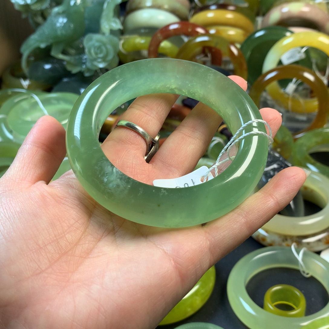 蛇纹石玉未镶嵌手镯部退不换