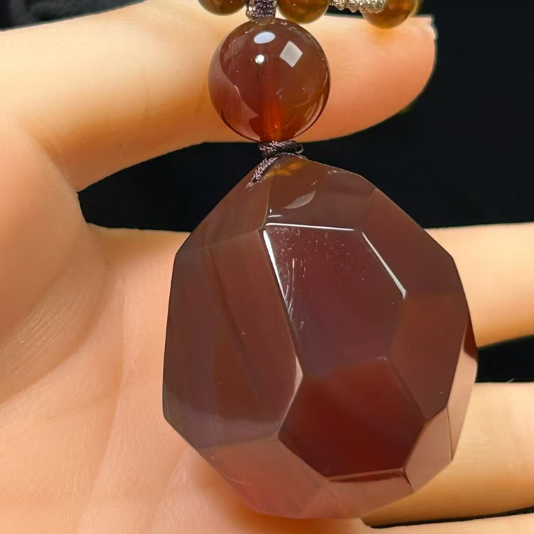 【萍姐珠宝】缅甸琥珀天然原矿精品特色棕红蜜带膜钻石切割面吊坠