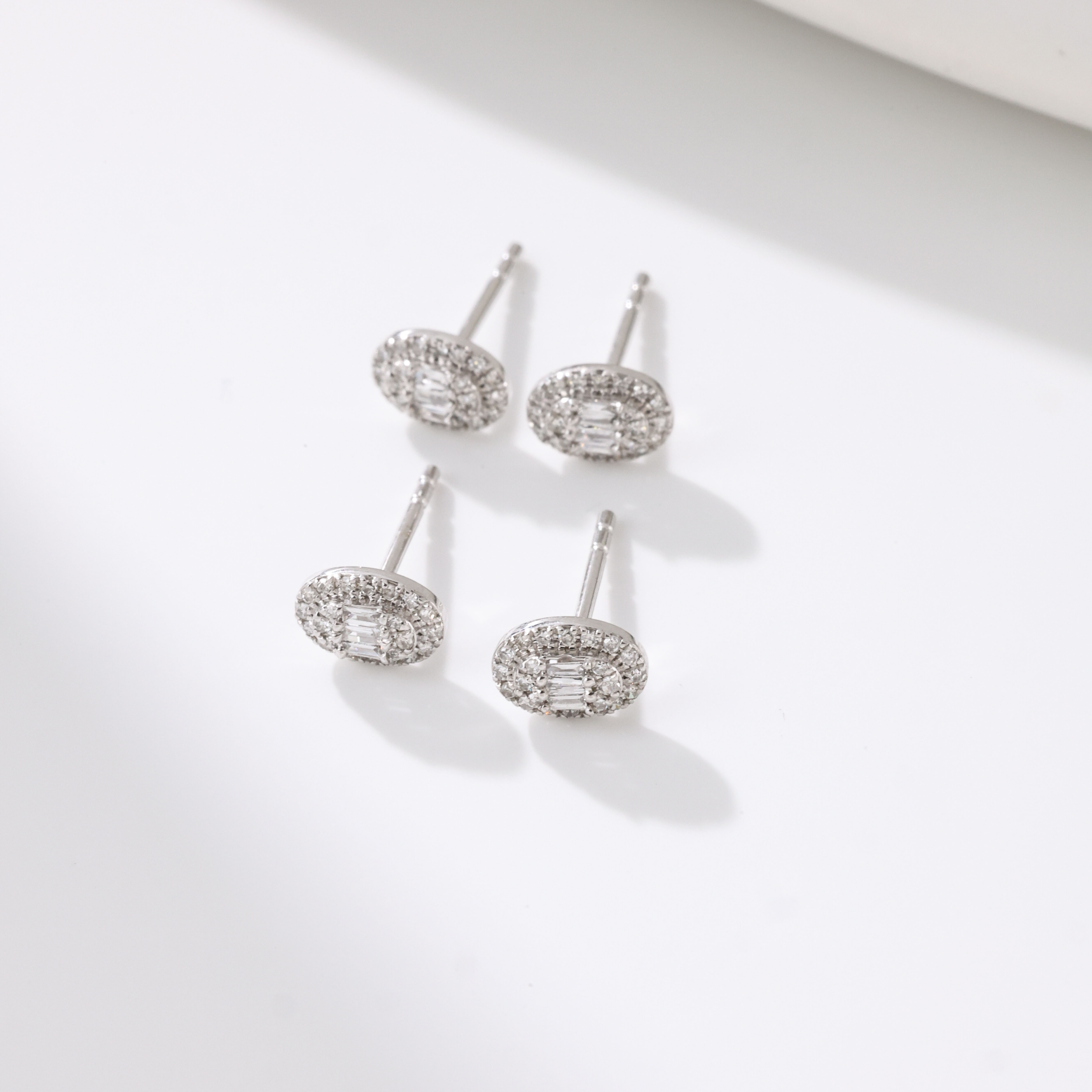 【举石臻选】TA07-695-002钻石耳饰18k（一对/多样性发）H