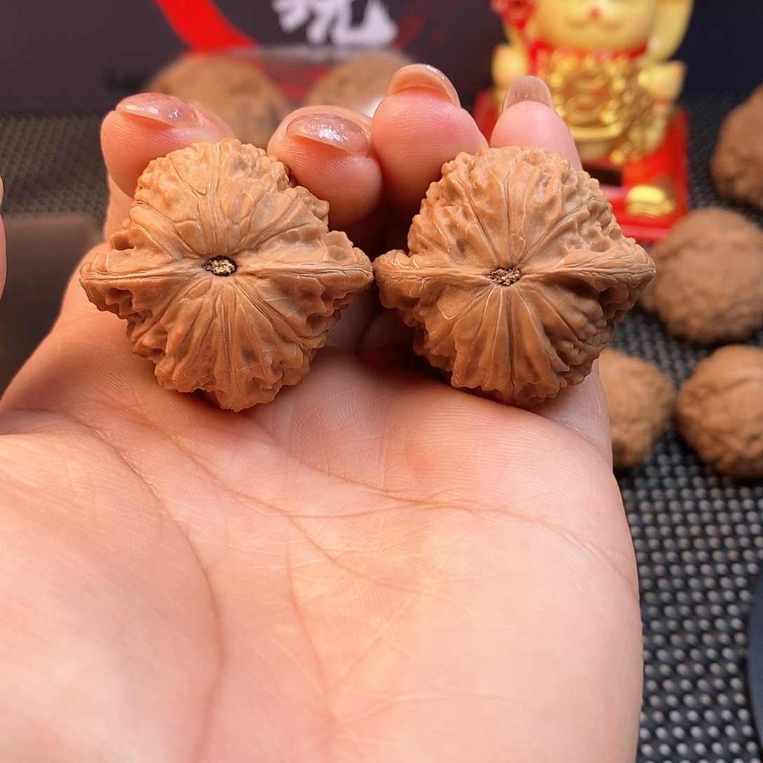 文玩核桃吊坠36尺磨盘全品