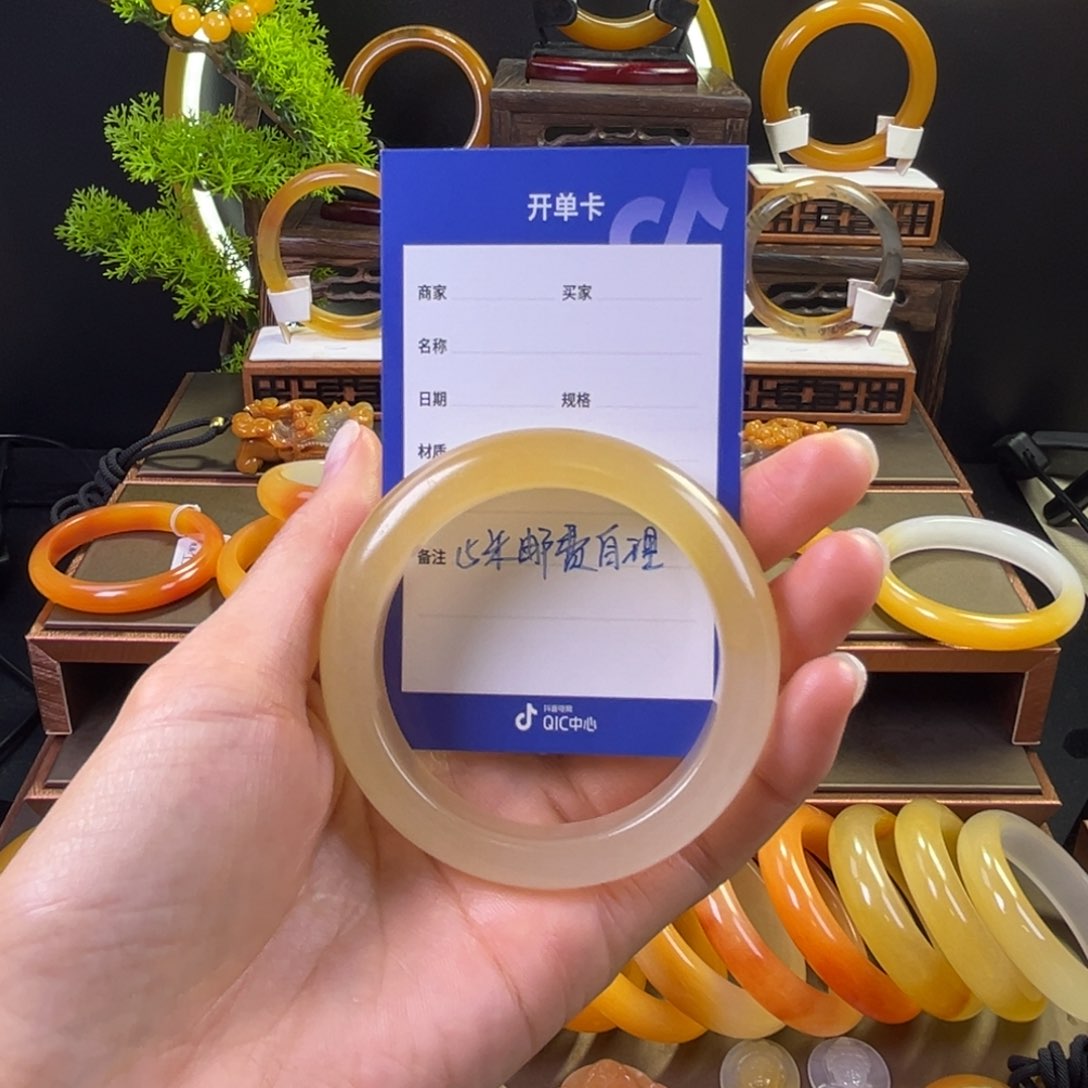 未镶嵌手镯石英质玉