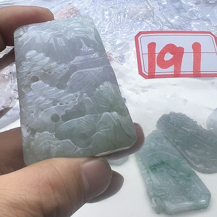 翡翠颈饰未镶嵌T*彬