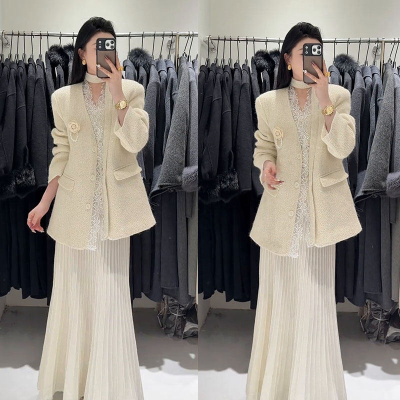 流行穿搭一整套2025新款小香风气质蕾丝拼接开衫洋气百褶裙两件套