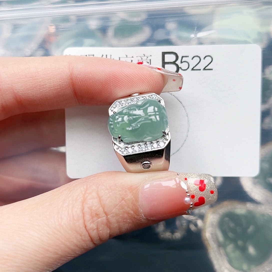 翡翠颈饰未镶嵌翡翠522