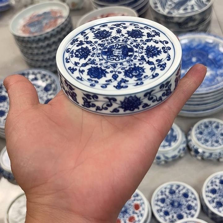 瓷片青花缠枝莲杯垫景德镇