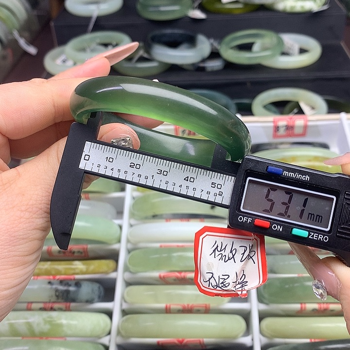 蛇纹石玉手镯未镶嵌841