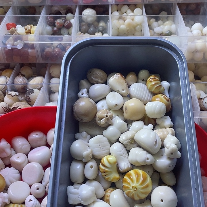 白玉菩提吊坠姗*瑕疵有裂75