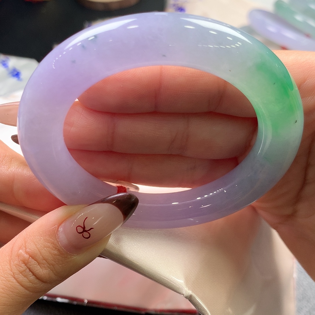 翡翠未镶嵌手镯（圆镯）2号冰种春彩