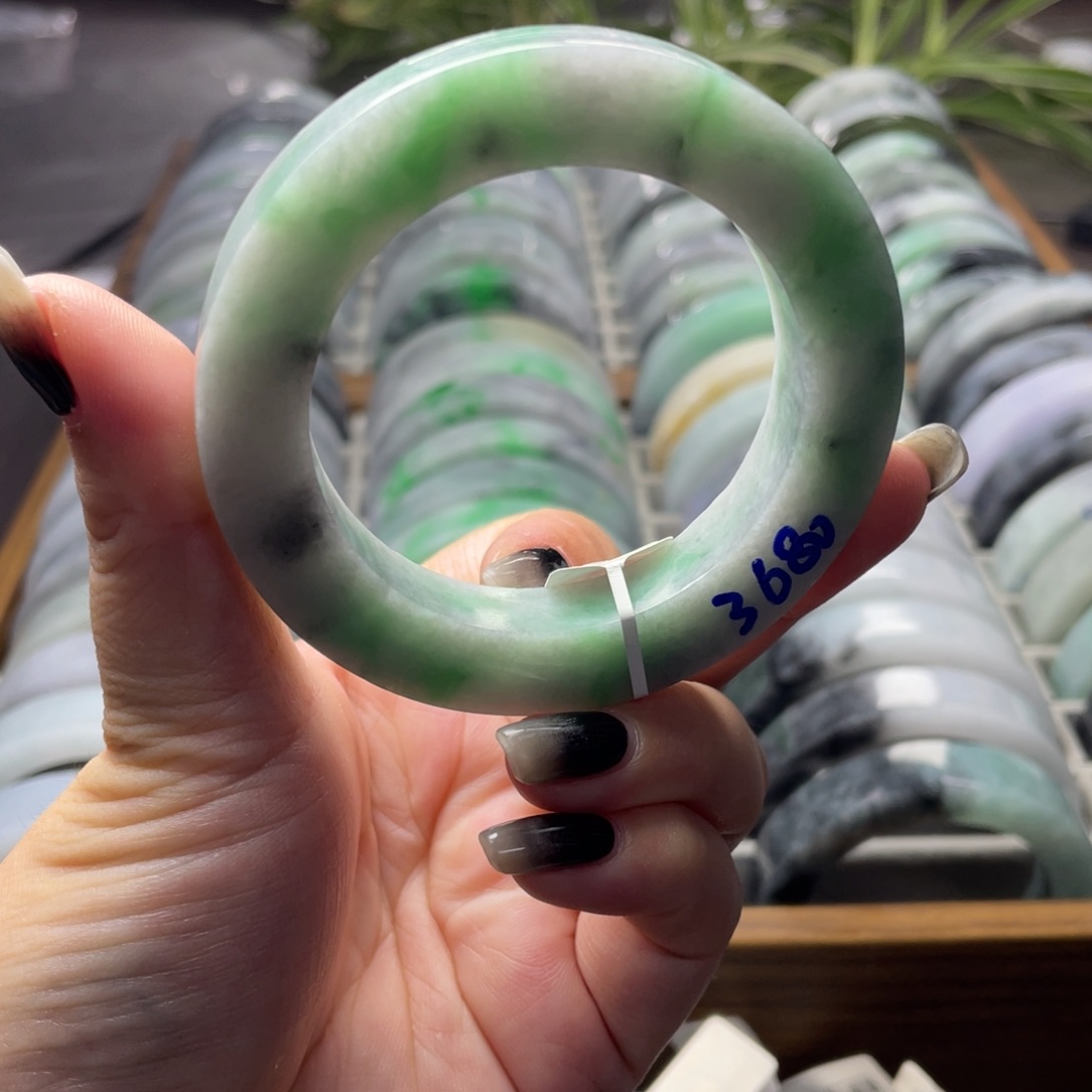 未镶嵌翡翠手镯定制翡翠