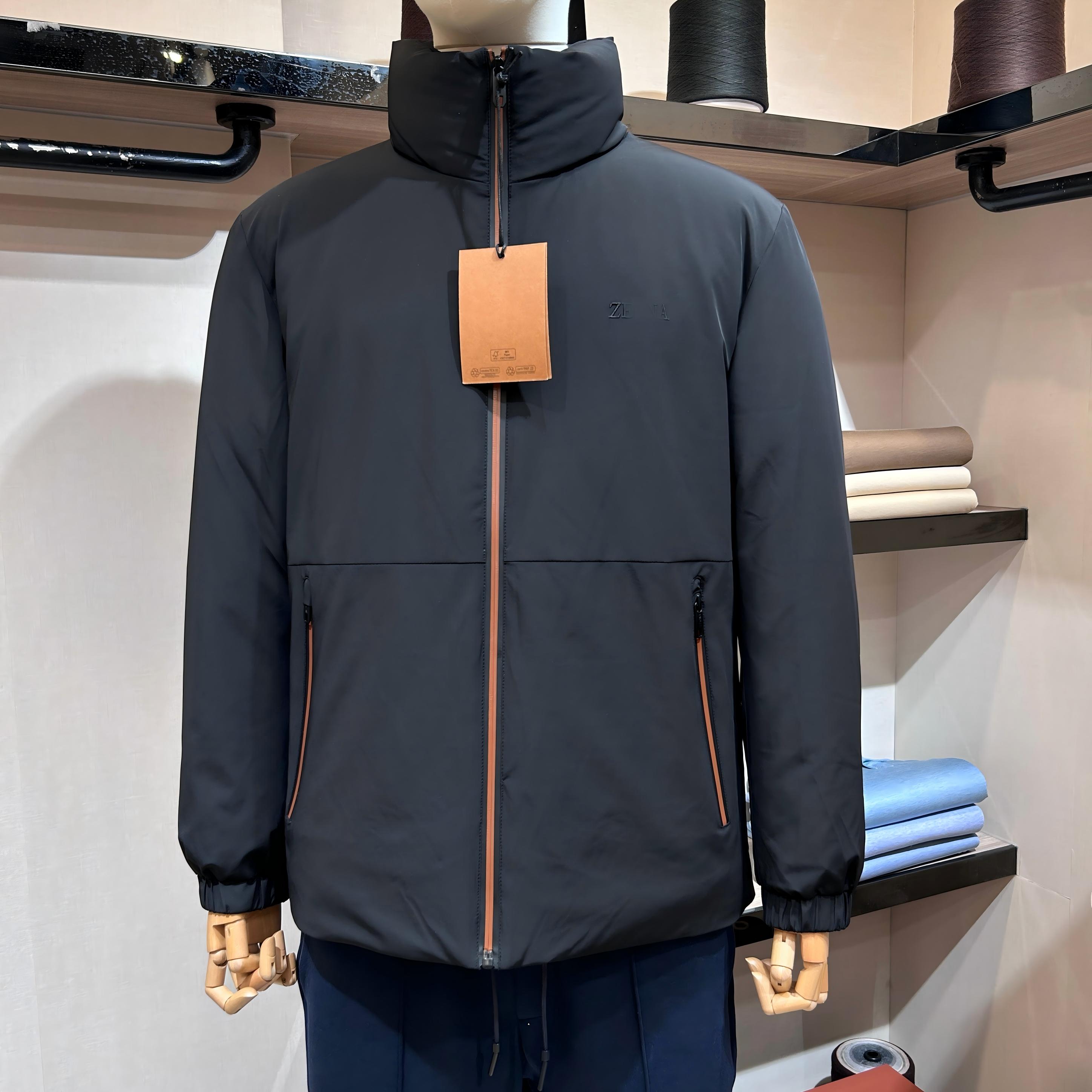 （全新原厂）8628-杰家风立领绒羽绒服