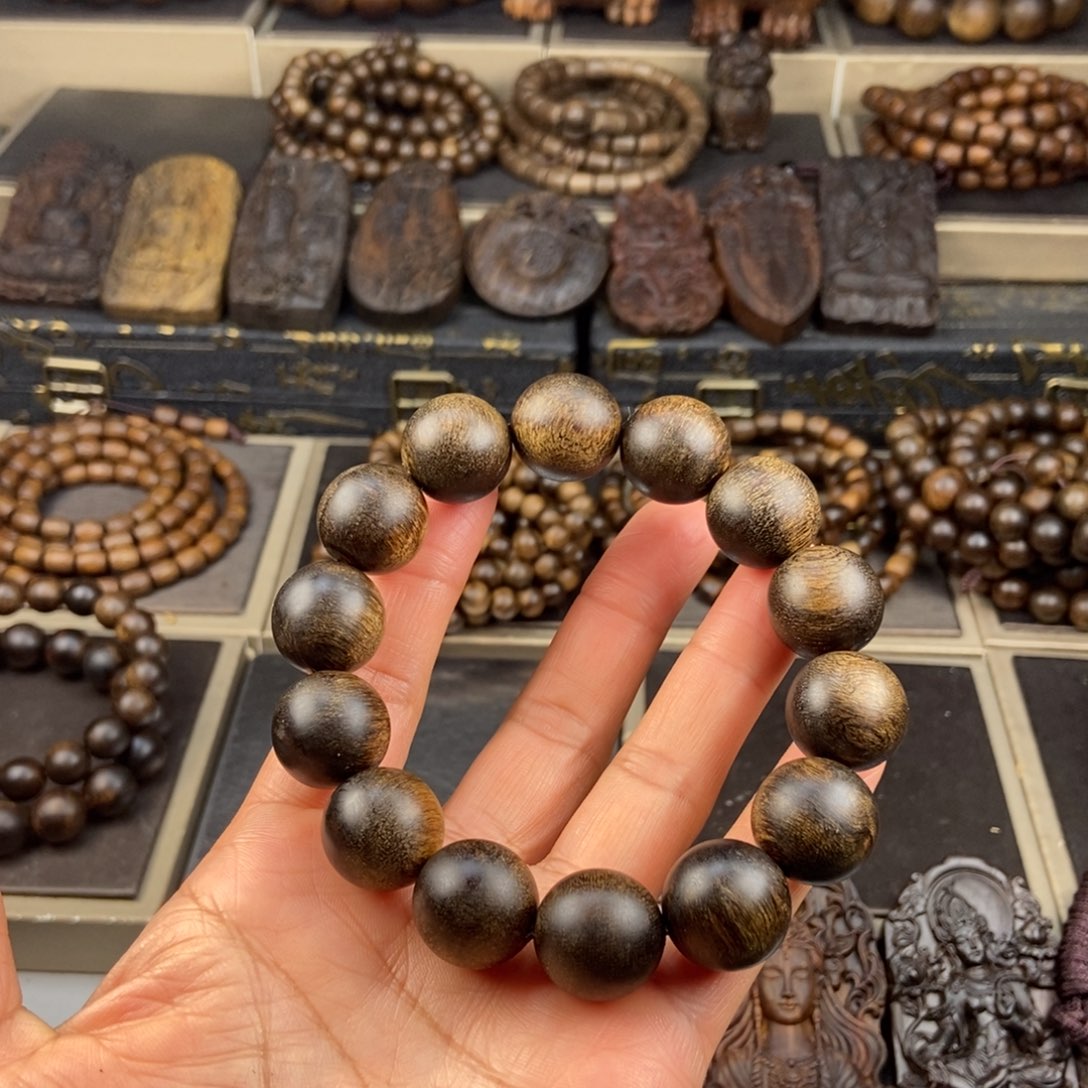 沉香手串喜*洋越南芽庄白棋玉化留疤