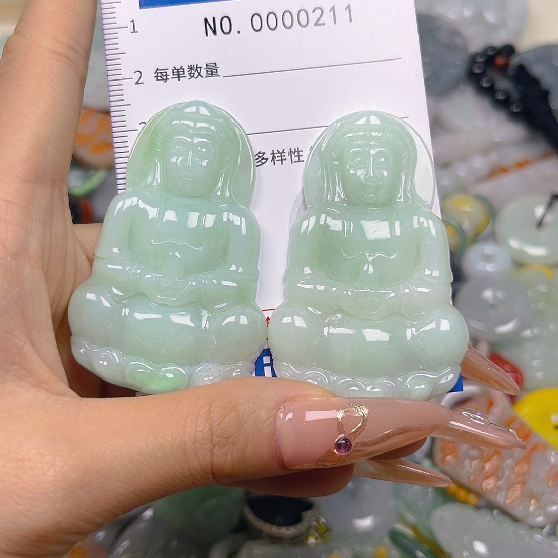 翡翠未镶嵌颈饰hhh