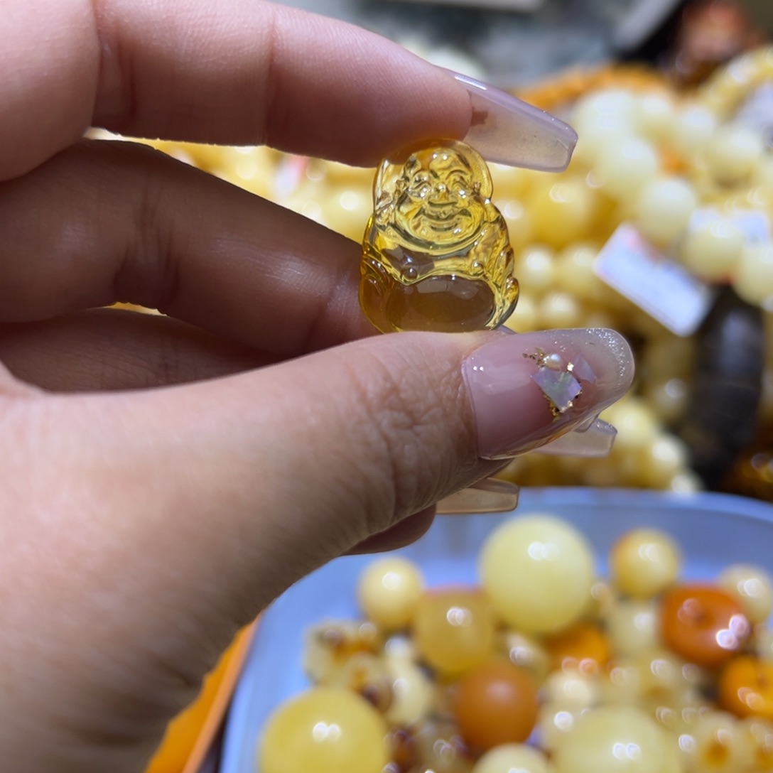 琥珀珠宝奇石未镶嵌