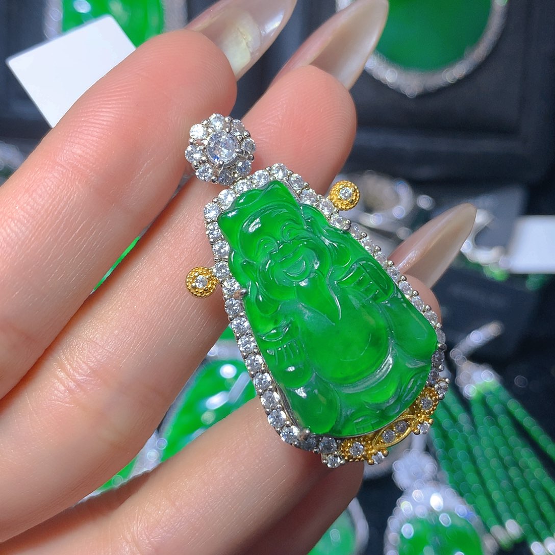 翡翠颈饰银S925镶嵌翡翠