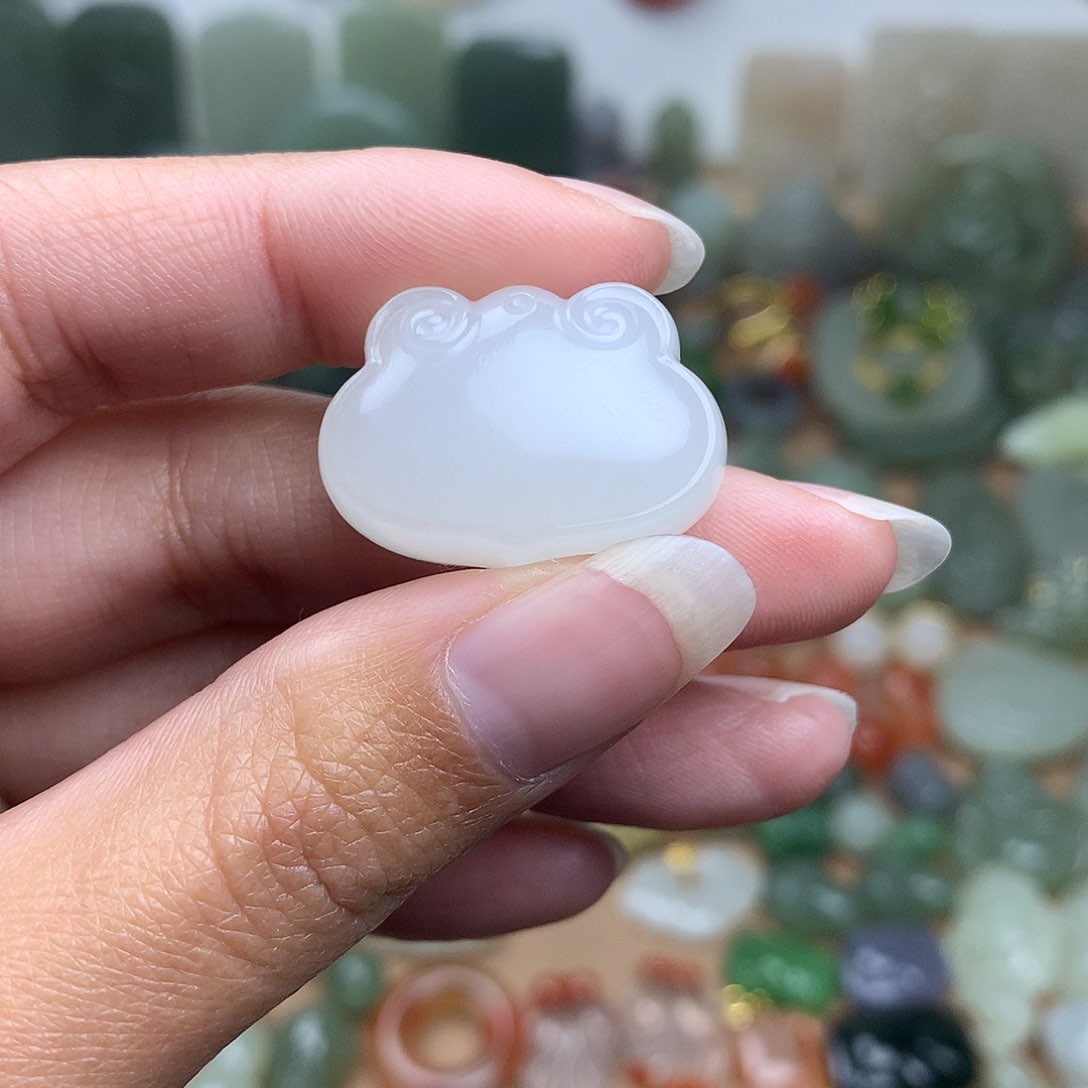 和田玉吊坠未镶嵌