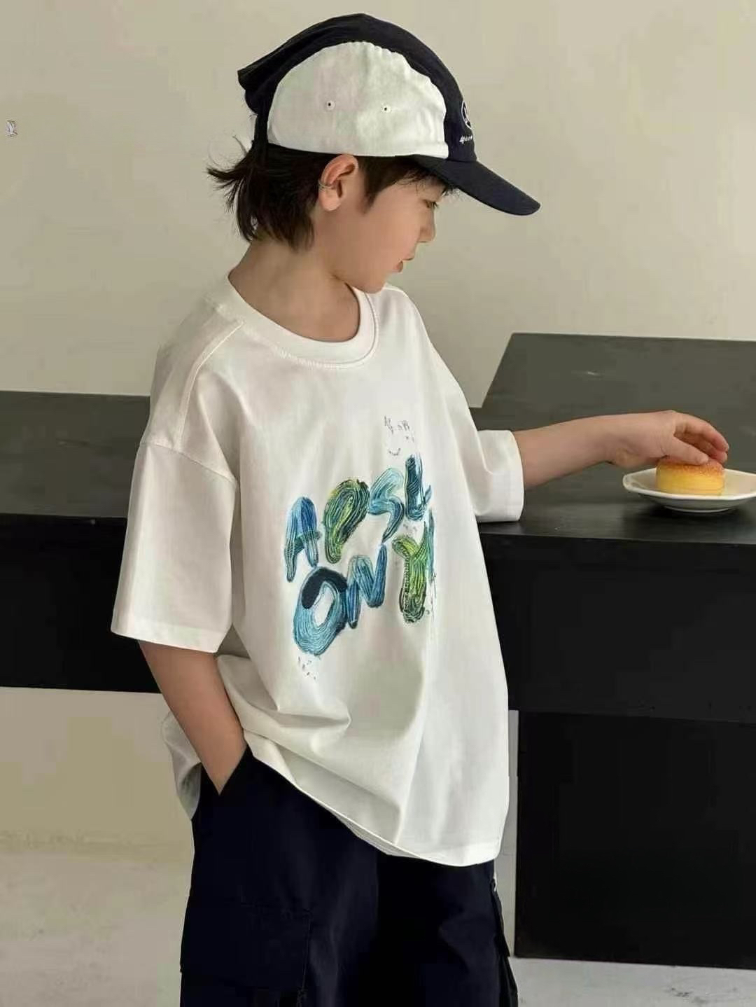 潮童涂鸦字母刺绣舒适短袖61118