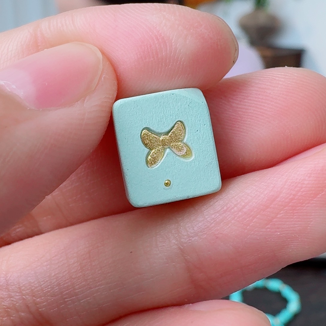 绿松石未镶嵌挂件