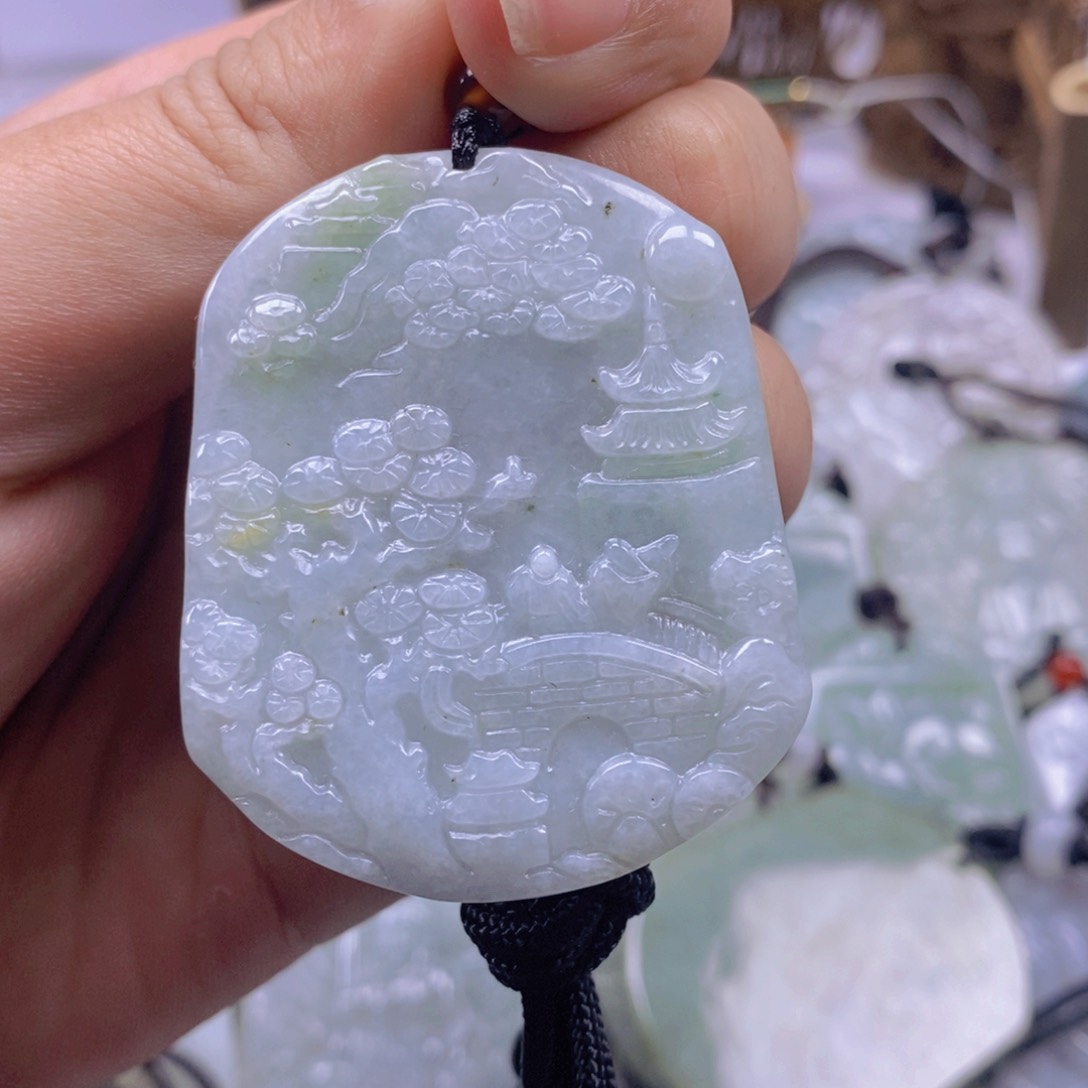 翡翠颈饰未镶嵌翡翠